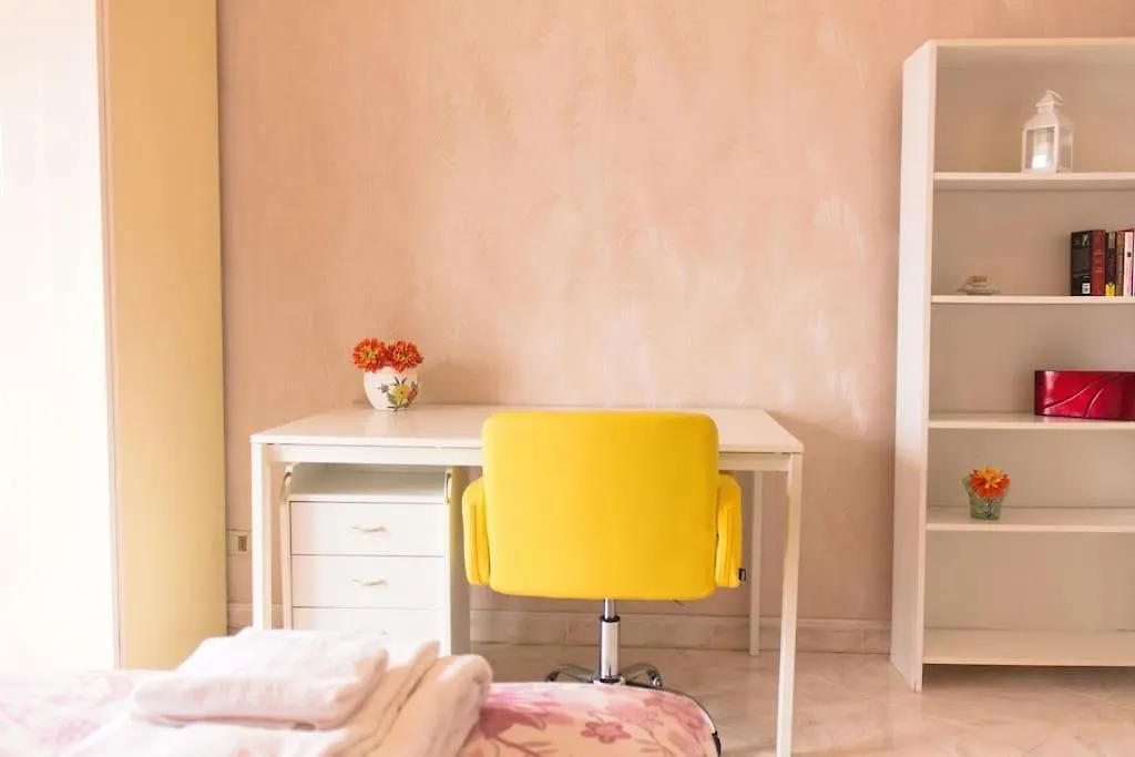 Warm Apartment Near Vatican City Rome