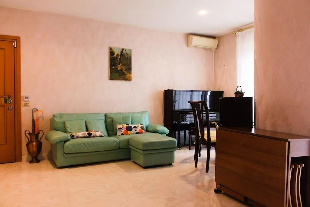 Warm Apartment Near Vatican City Rome