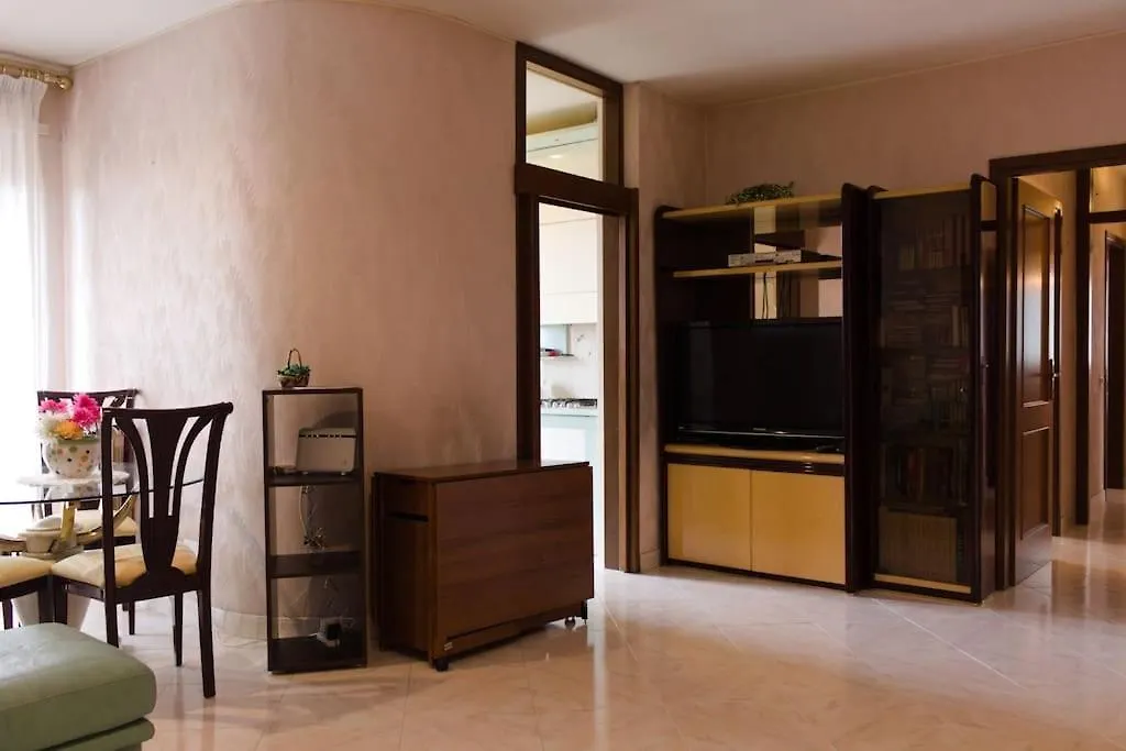 Warm Apartment Near Vatican City Rome
